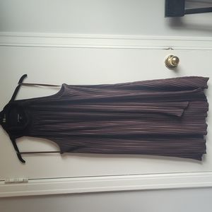 Brown pleated sleeveless